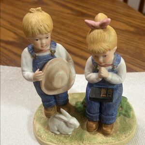 Vintage Homco Porcelain Children Figurine Boy w/hat & girl w/Pink Bow & Bible.